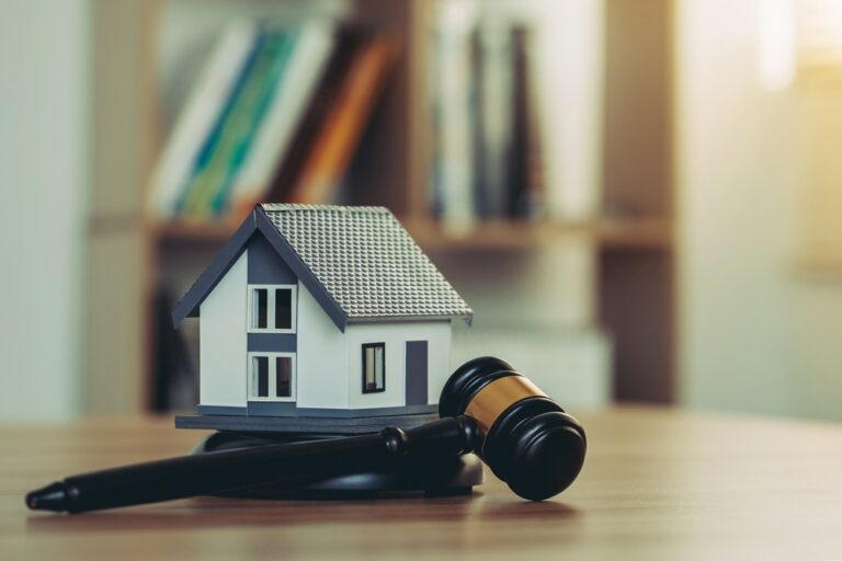 Judge,Auction,And,Real,Estate,Concept
